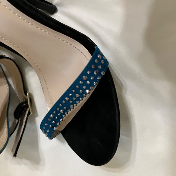 Shoes - Picture 2 of 3